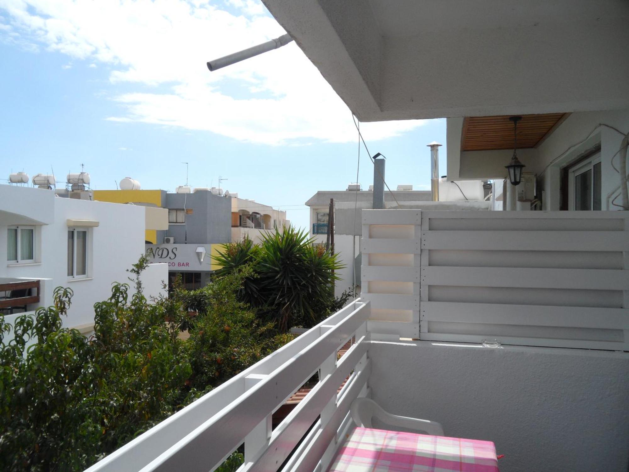 Sunshine Apts, Two Bedroom , Free Internet, No 3 * Agia Napa